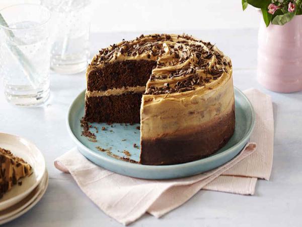 طرز تهیه کیک موکا کافی شاپی با سس موکا طرز تهیه کیک موکا کافی شاپی با سس موکا