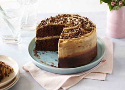 طرز تهیه کیک موکا کافی شاپی با سس موکا