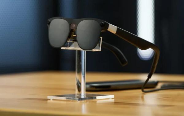 گوگل از پروژه آئورا رونمایی کرد؛ عینک هوشمند همه فن حریف